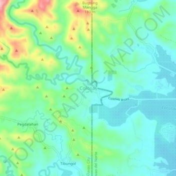 Colosasの地形図、標高、地勢