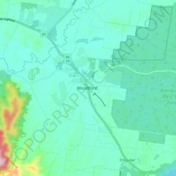 Woodfordの地形図、標高、地勢