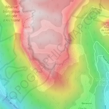 Tussacの地形図、標高、地勢