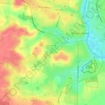 Le Cheval Blancの地形図、標高、地勢