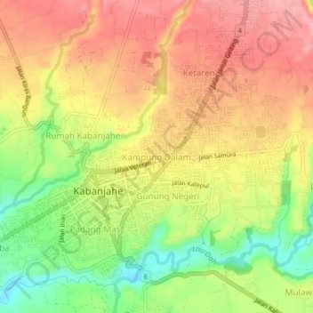 Kampung Dalamの地形図、標高、地勢