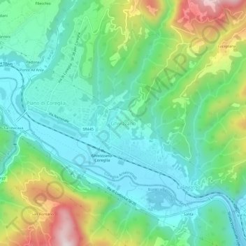 Ghivizzanoの地形図、標高、地勢