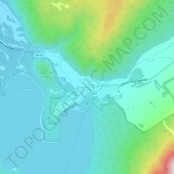 Saint Arnaudの地形図、標高、地勢