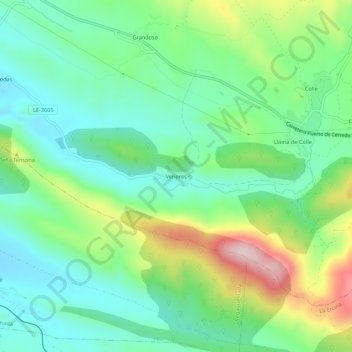 Venerosの地形図、標高、地勢