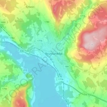 Brumunddalの地形図、標高、地勢