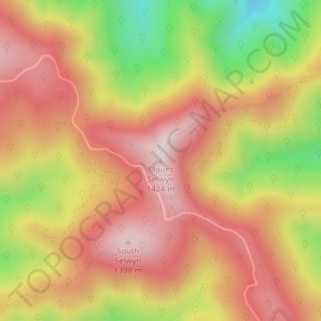 Mount Selwynの地形図、標高、地勢