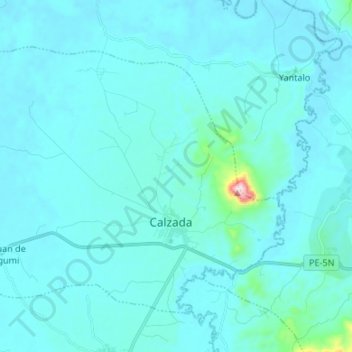 Calzadaの地形図、標高、地勢