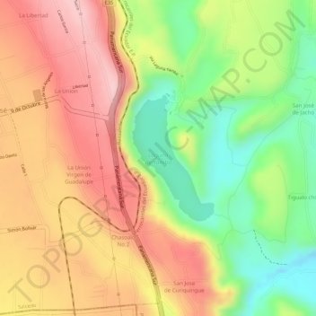 Laguna de Yamboの地形図、標高、地勢